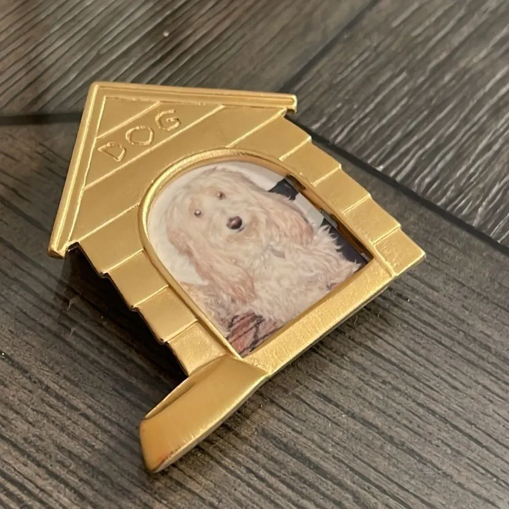 JJ Jonette Jewelry Doghouse Pin Photo Frame
